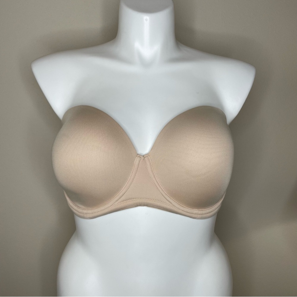 Wacoal Red Carpet Strapless Underwire Bra in Nude size 38DDD